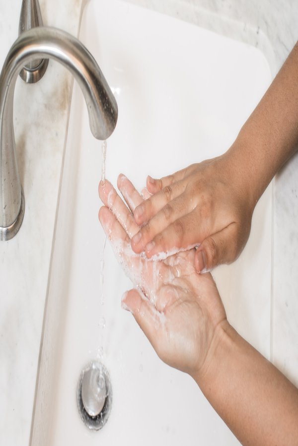 Gründliches Händewaschen ist in diesen Tagen besonders wichtig. Foto: Curology