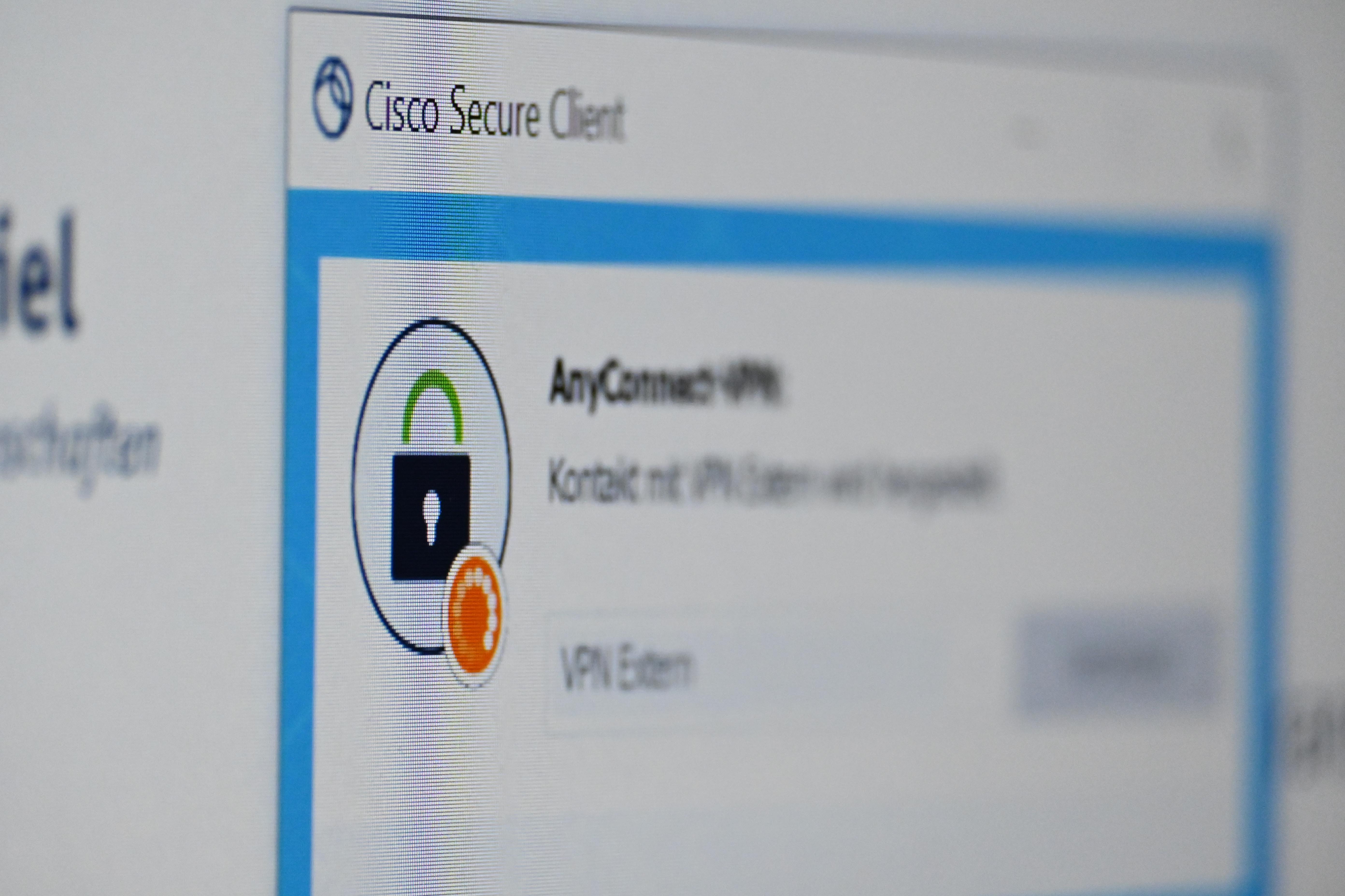 Foto eines Bildschirms. Zu sehen ist die Oberfläche der Software Cisco Secure Client.